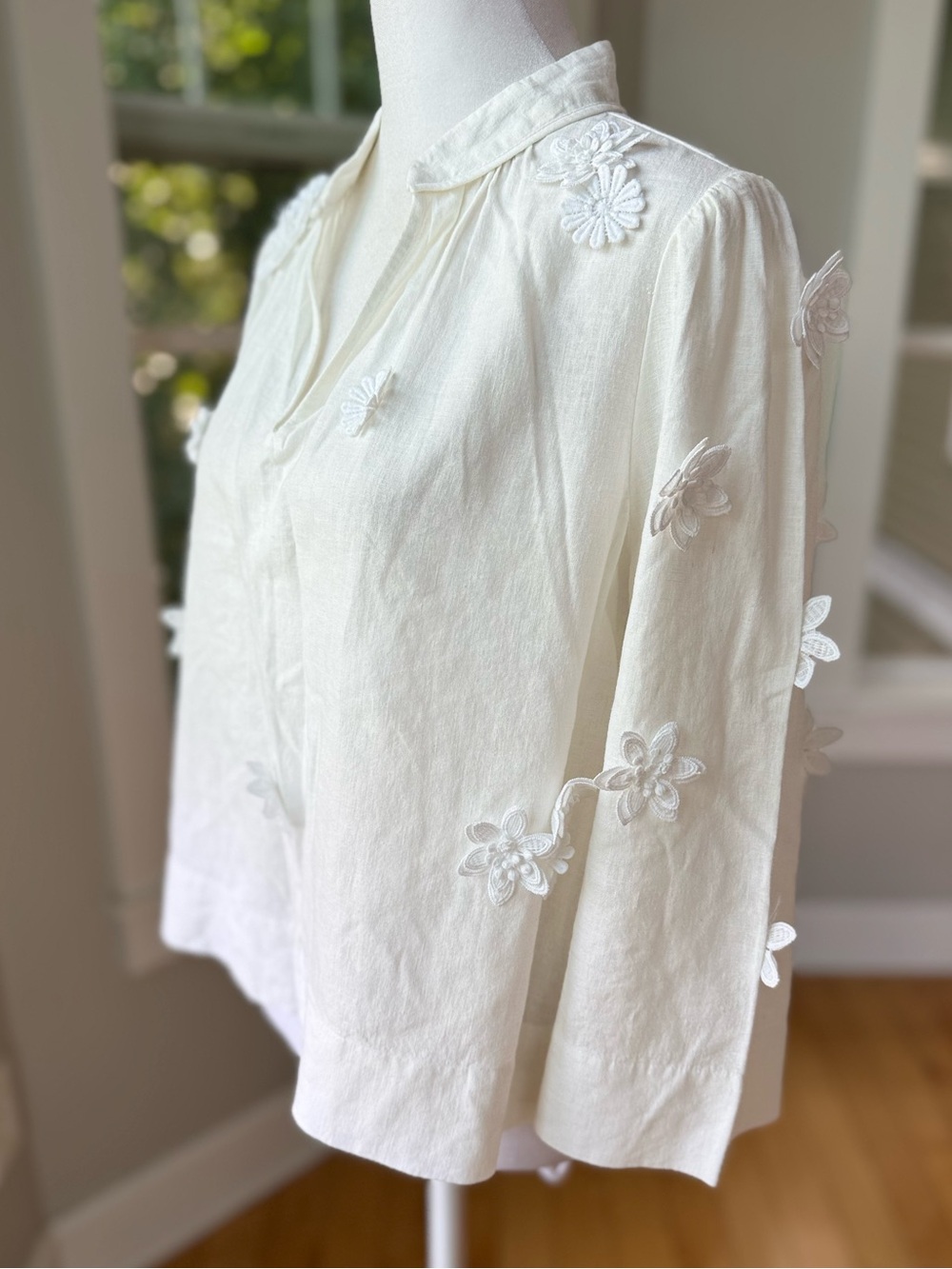 LOFT White Embroidered Floral Linen 3/4 Sleeve Blouse Top Sz XS